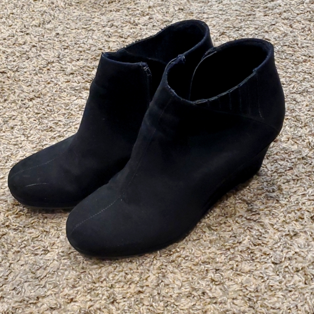 Black seude wedge booties EUC